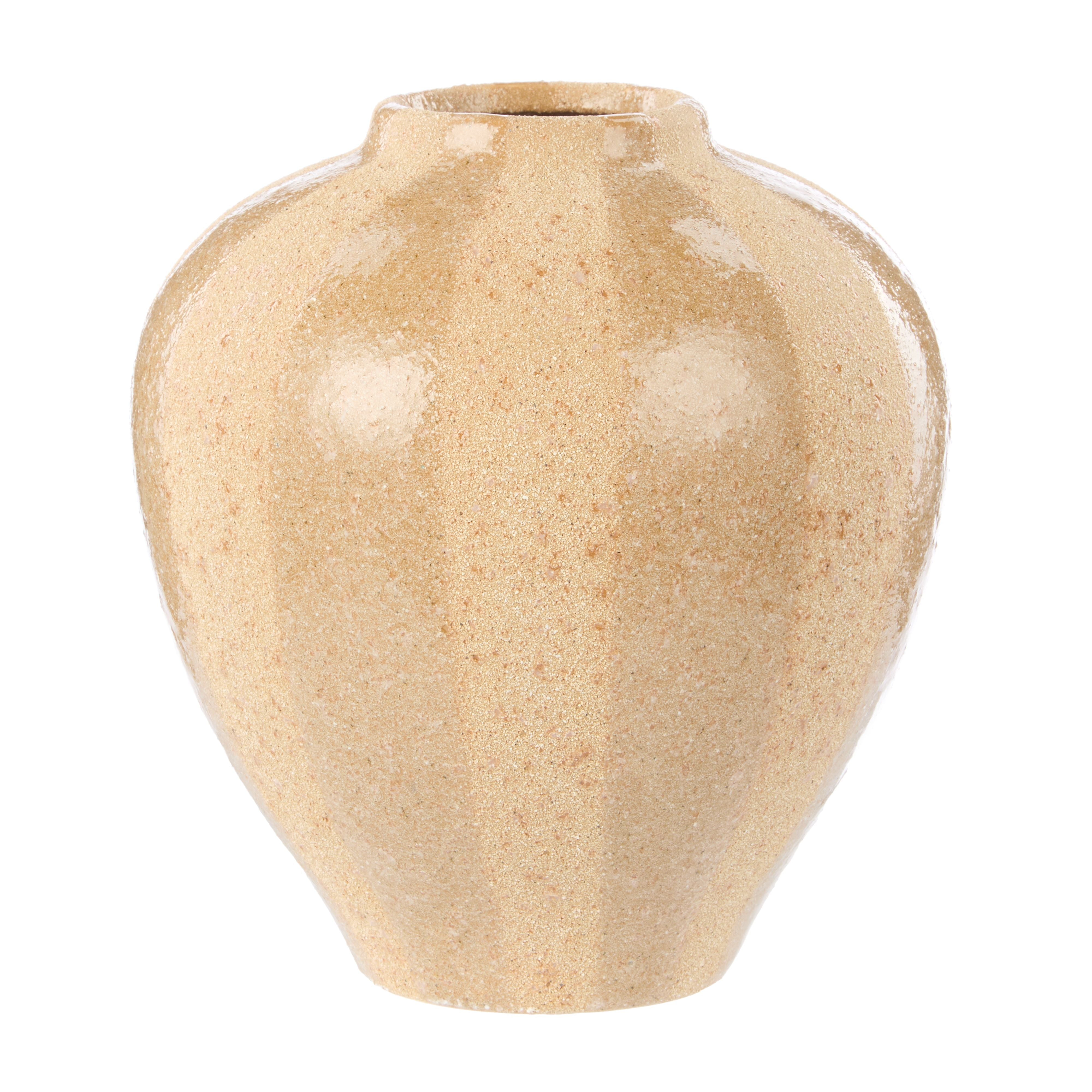 The Sable Crest Vase