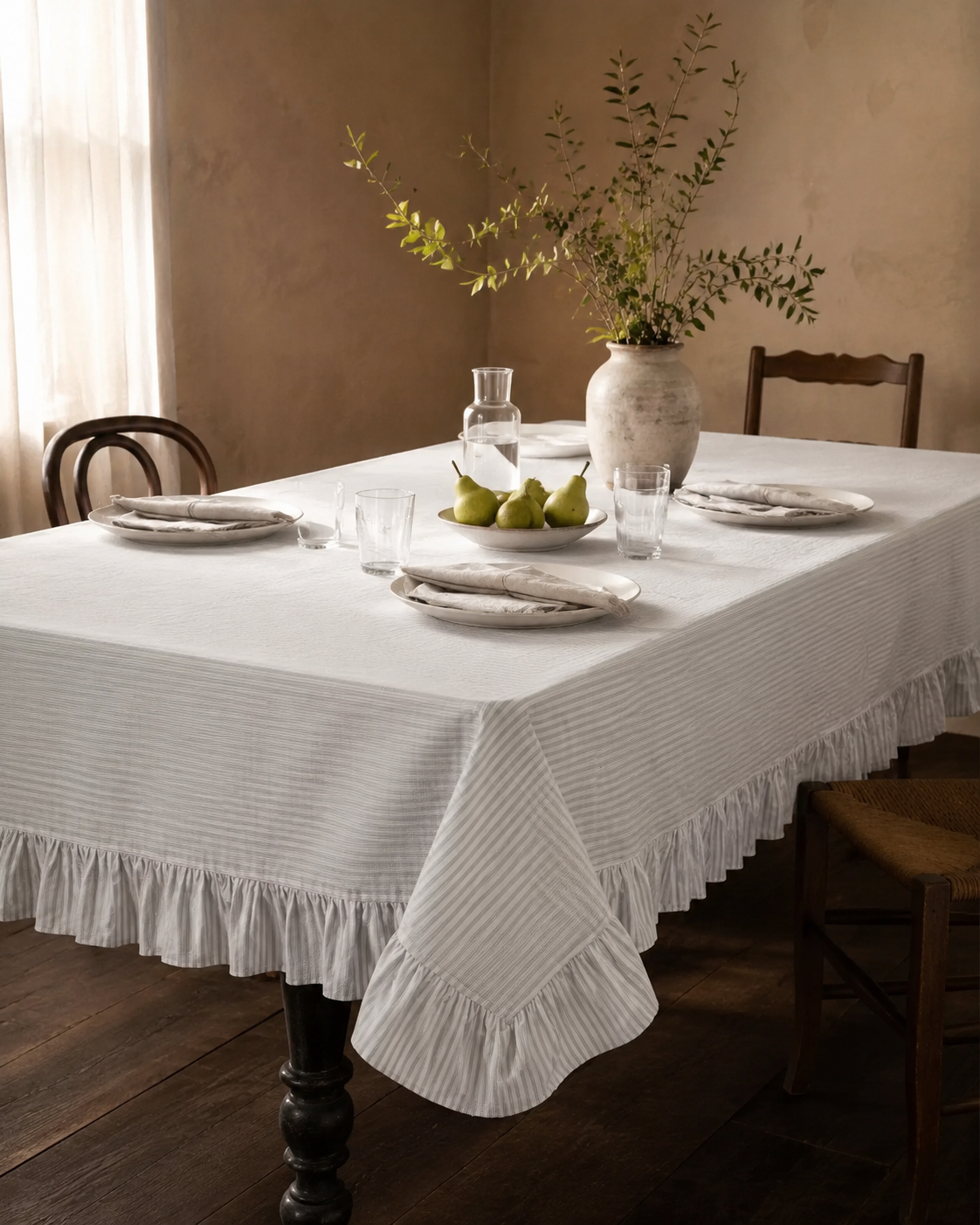 The Eloise Tablecloth